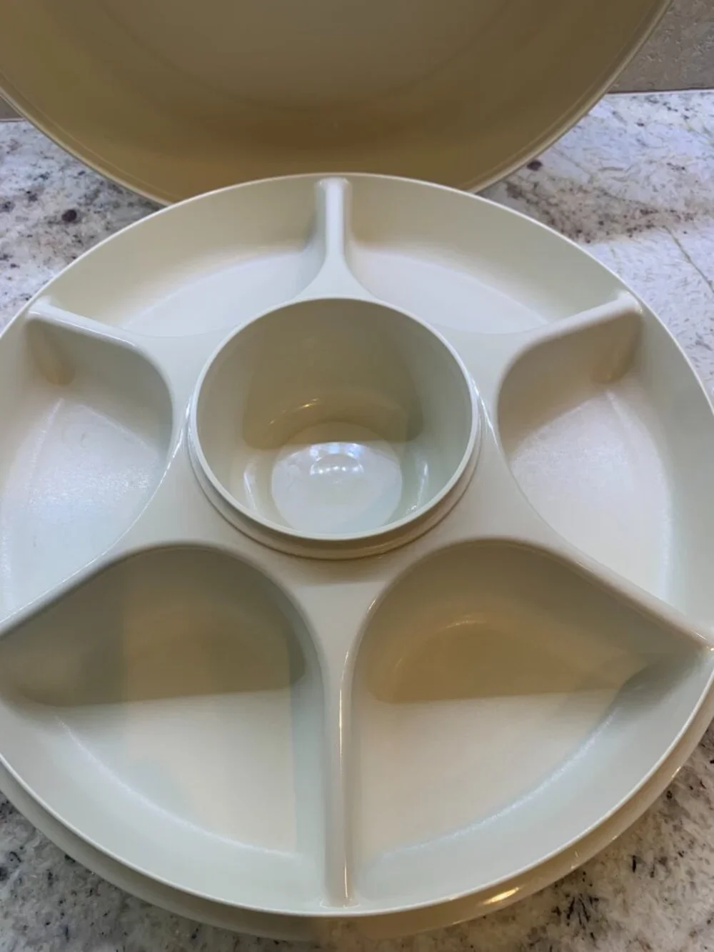 Tupperware vegetable and dip tray with lid and removable center bowl/lid